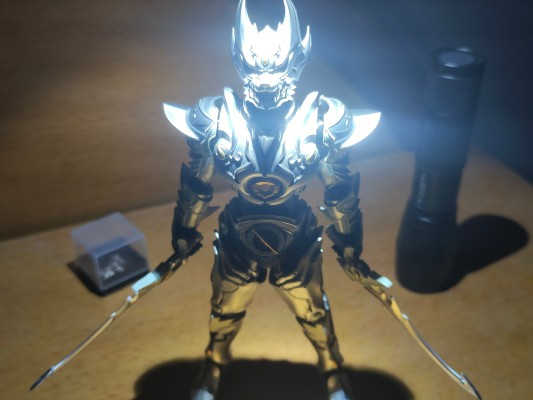 S.H.Figuarts(真骨雕制法) 牙狼 银牙骑士绝狼