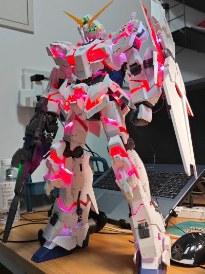 Mega Size 1/48 机动战士高达UC RX-0 独角兽高达 Ver. TWC