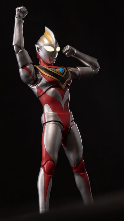 S.H.Figuarts（真骨雕制法） 盖亚奥特曼（V2型）