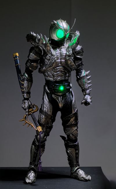 TMS101 - TMS101B 假面骑士暗日（BLACK SUN） 假面骑士影月 珍藏人偶