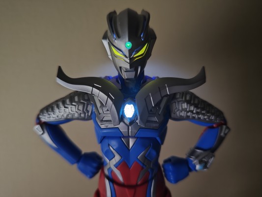 布鲁可超动积木人传奇版 终极赛罗