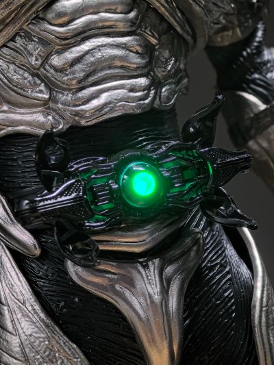 TMS101 - TMS101B 假面骑士暗日（BLACK SUN） 假面骑士影月 珍藏人偶