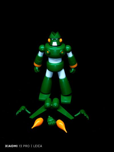 SMP 蜡笔小新 超电导钢弹勇士 钢达姆机器人