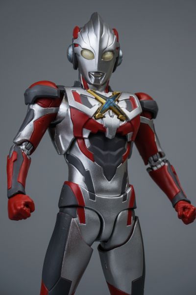 S.H.Figuarts 艾克斯奥特曼 超越型+艾克斯奥特曼（新生代之星）