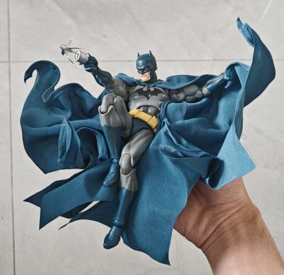 MAFEX No.105 蝙蝠侠:缄默 蝙蝠侠(布鲁斯·韦恩)