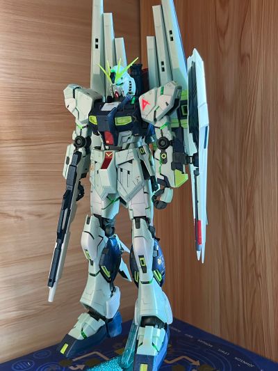 MG 1/100   福冈高达公园专属商品 ν高达 Ka版 (精神感应框架启动配色)