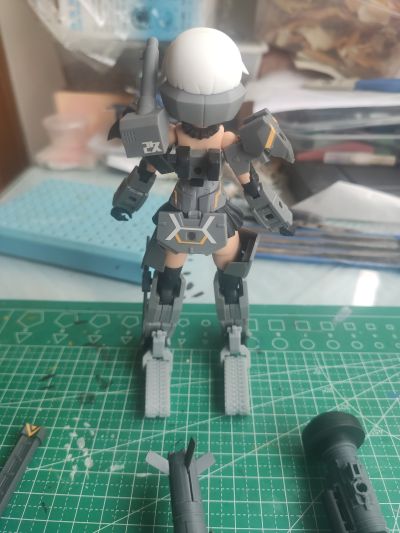 机甲少女 轰雷改（黑色）+ FGM148 标枪反坦克导弹