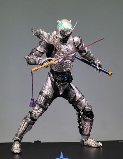 TMS101 - TMS101B 假面骑士暗日（BLACK SUN） 假面骑士影月 珍藏人偶