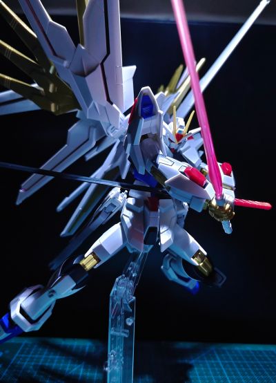 HG 1/144  非凡强袭自由高达