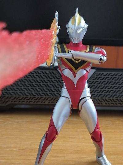 S.H.Figuarts（真骨雕制法） 盖亚奥特曼（V2型）