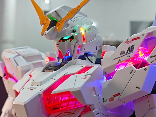 Mega Size 1/48 机动战士高达UC RX-0 独角兽高达 Ver. TWC