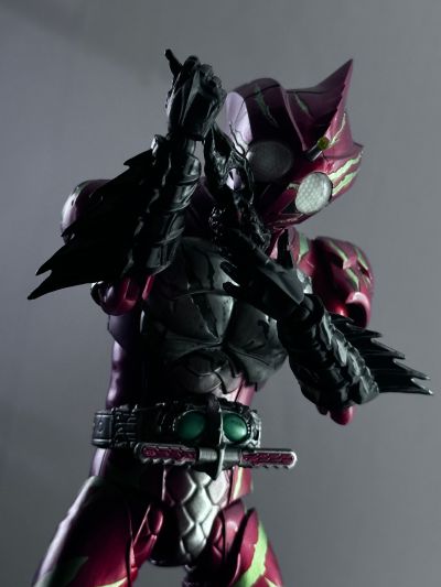 S.H.Figuarts  假面骑士亚马逊阿尔法