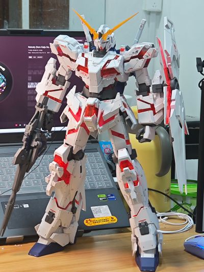 Mega Size 1/48 机动战士高达UC RX-0 独角兽高达 Ver. TWC