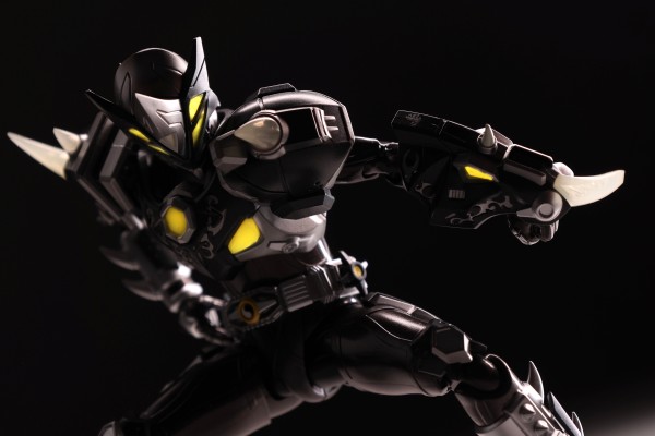 铠甲勇士形刻系列第十二作   黑犀侠