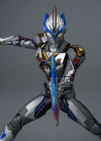 S.H.Figuarts 艾克斯奥特曼 超越型+艾克斯奥特曼（新生代之星）