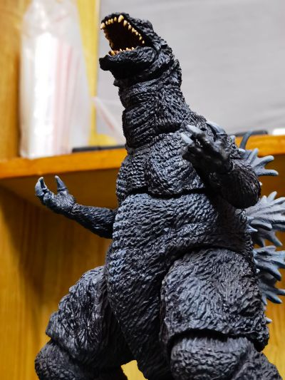 S.H.MonsterArts 哥斯拉（2001）