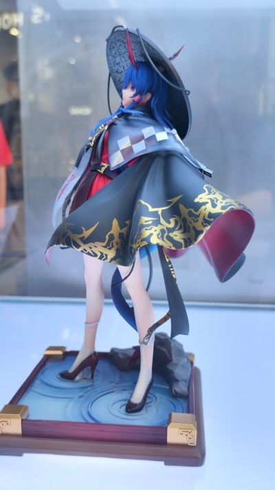 明日方舟 假日威龙陈 万重山