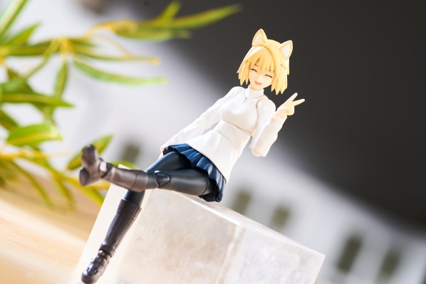 figma#574 女性素体 （千秋）与 露肩毛衣连衣裙