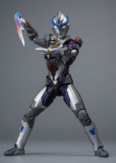 S.H.Figuarts 艾克斯奥特曼 超越型+艾克斯奥特曼（新生代之星）