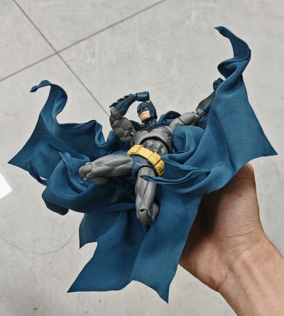 MAFEX No.105 蝙蝠侠:缄默 蝙蝠侠(布鲁斯·韦恩)