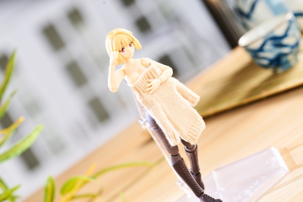 figma#574 女性素体 （千秋）与 露肩毛衣连衣裙