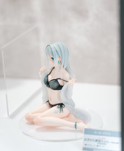 换装的银发少女~天蓝的早晨~限定衣装