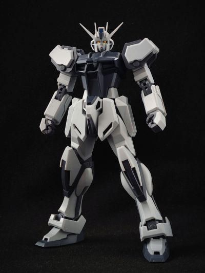 ROBOT魂＜机动战士系列＞  机动战士高达SEED GAT-X105 强袭高达 装甲未启动模式 剧中版