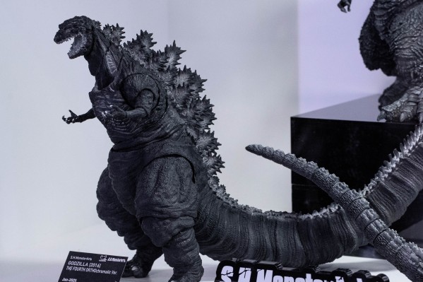 S.H.MonsterArts  哥斯拉（2016） 第四形态 新·哥斯拉：黑白版