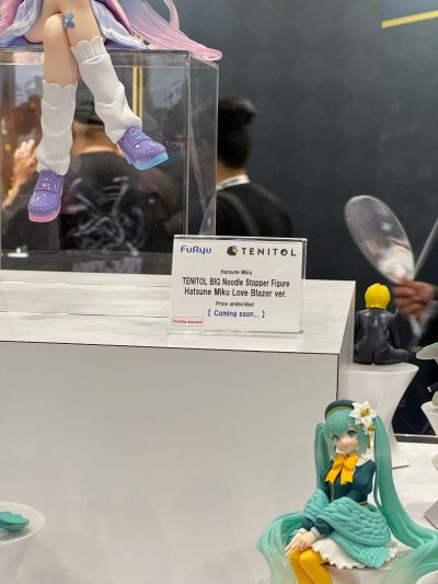 TENITOL 大号压泡面人偶 初音未来 恋爱的西装外套