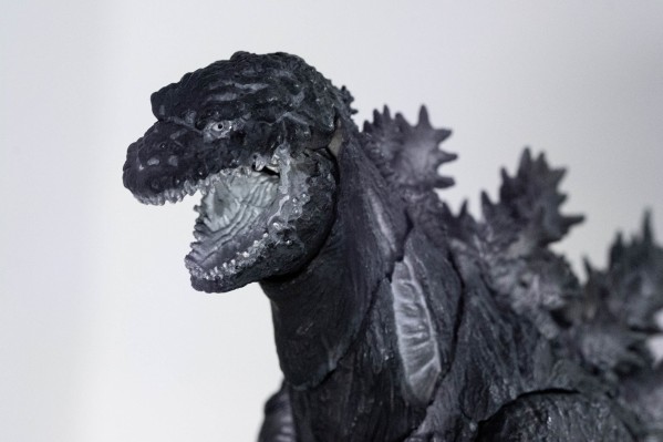 S.H.MonsterArts  哥斯拉（2016） 第四形态 新·哥斯拉：黑白版