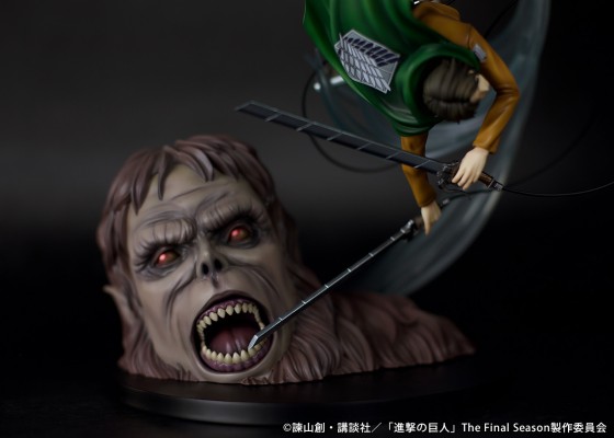 进击的巨人 利威尔 vs 兽之巨人