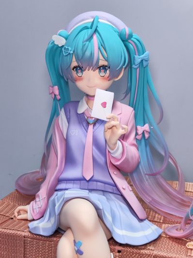 TENITOL 大号压泡面人偶 初音未来 恋爱的西装外套