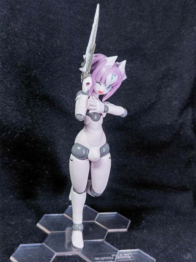 机械新人类 MLL-V2 素体 玛卡翁