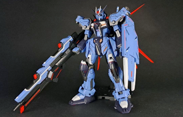 1/100 エール强袭高达