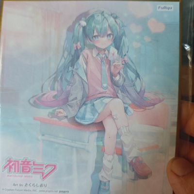 初音未来  压泡面人偶ー恋爱的西装外套ー