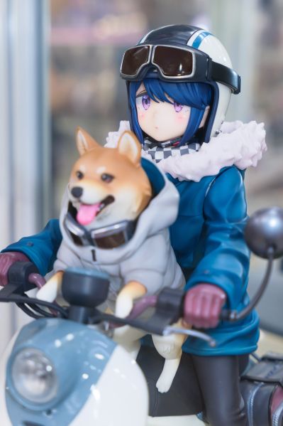 摇曳露营△ 志摩凛