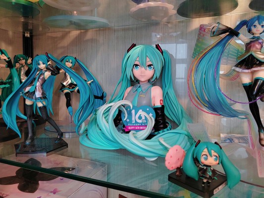 初音未来 16周年纪念 胸像