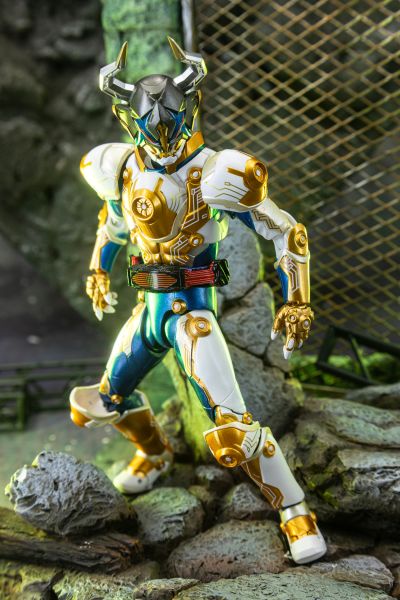 S.H.Figuarts 假面骑士谛睨
