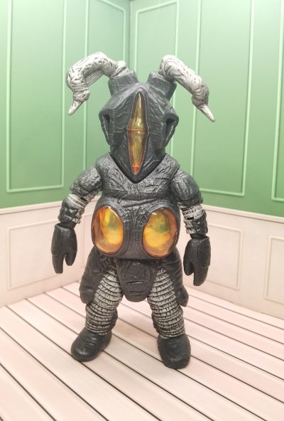 MAF (怪兽可动模型)  圆谷PRO篇 二代芝顿  红超人版