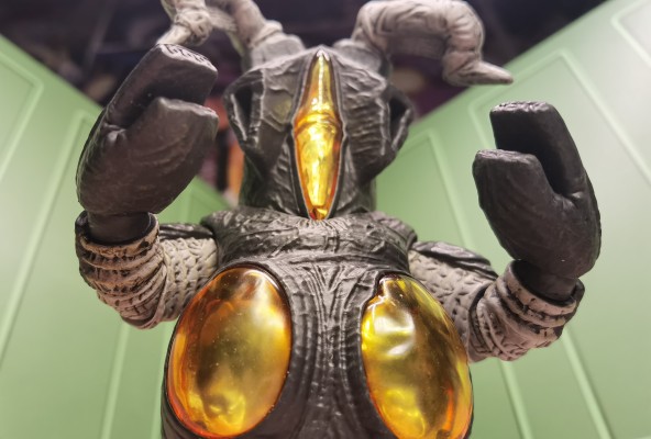 MAF (怪兽可动模型)  圆谷PRO篇 二代芝顿  红超人版