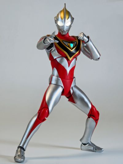 S.H.Figuarts（真骨雕制法） 盖亚奥特曼（V2型）