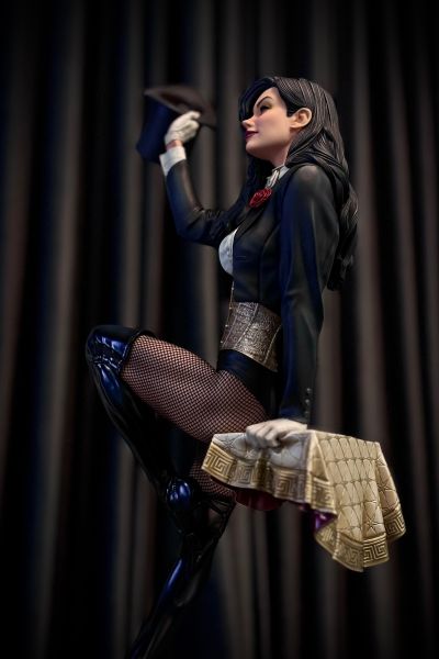 PREMIUM FORMAT DC漫画 扎坦娜