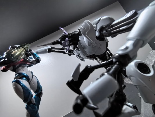 figma#613 密特罗德 生存恐惧 E.M.M.I.