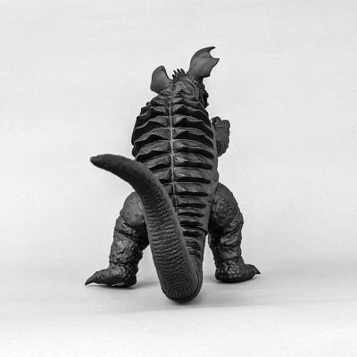 真实模型套件系列 地底怪兽 巴拉贡