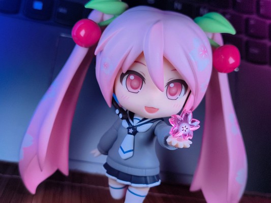 良笑赏 樱花未来2024 终极大奖 粘土人#2331-b 樱花未来（水手服 异色版）