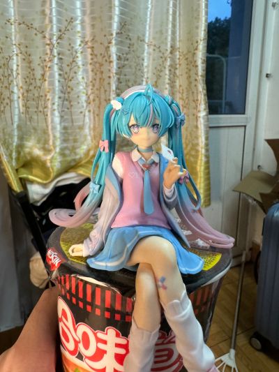 初音未来  压泡面人偶ー恋爱的西装外套ー