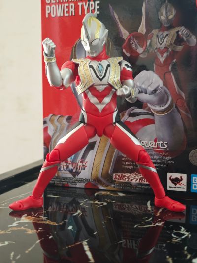 S.H.Figuarts 特利迦奥特曼 特利迦奥特曼 强力型