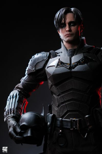 新蝙蝠侠 蝙蝠侠 和 布鲁斯韦恩 收藏级可动人偶