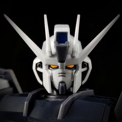 ROBOT魂＜机动战士系列＞  机动战士高达SEED GAT-X105 强袭高达 装甲未启动模式 剧中版