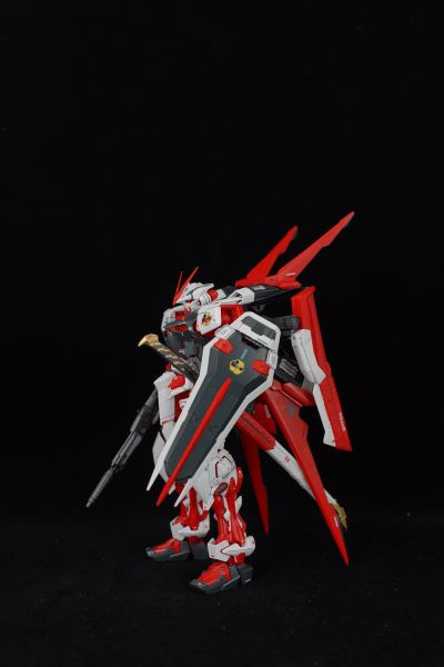 MG  机动战士高达SEED DESTINY ASTRAY R 异端高达红色机(翔翼型装备)